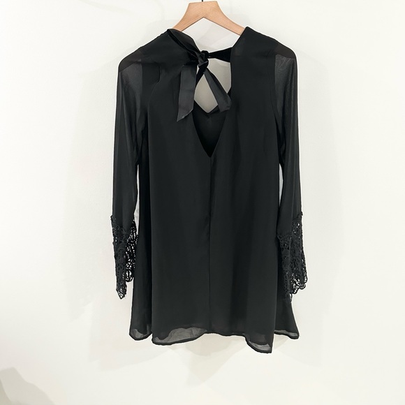 Umgee Long Sleeve Crochet Trim Dress Black Size Small - Picture 5 of 5